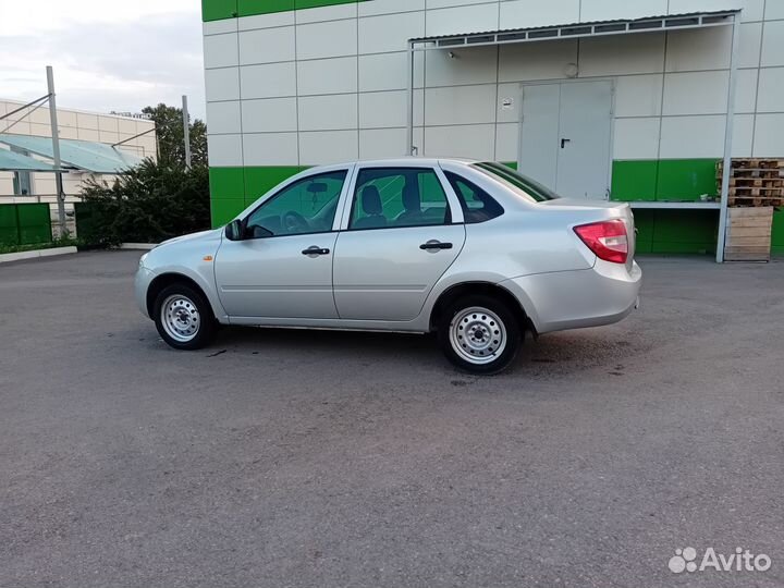 LADA Granta 1.6 МТ, 2013, 85 350 км