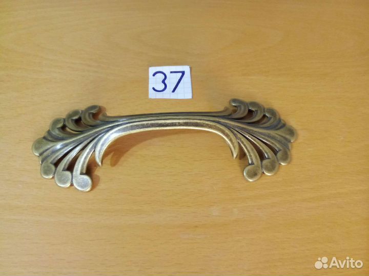 Мебельные ручки-кнопки Испания Италия 37-42