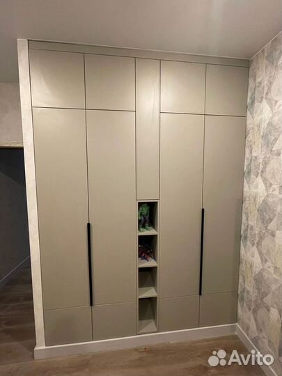 Шкаф распашной на заказ