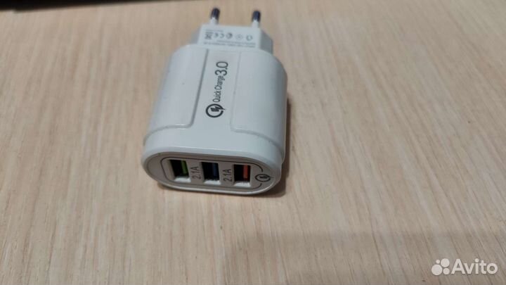 Адаптер зарядник на 3 USB
