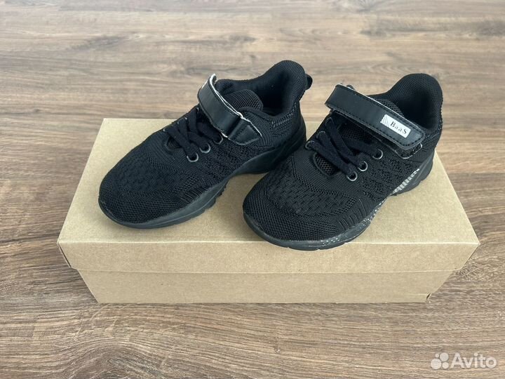 Кроссовки детские 28 размер