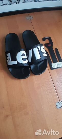 Мужские шлёпанцы Levis