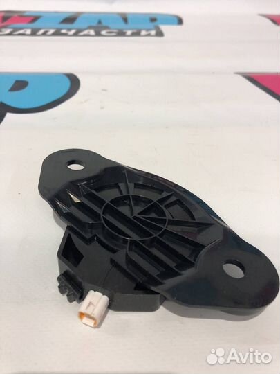 Антенна системы комфортного доступа Tesla Model S