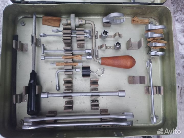 Бортовой инструмент двигателя тв2-117А