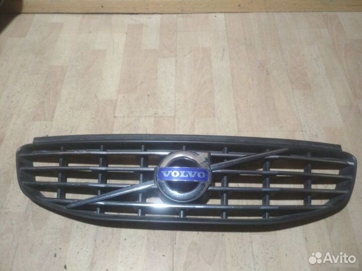 Решетка радиатора Volvo