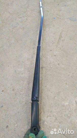 Поводок стеклоочистителя передний левый Citroen C4