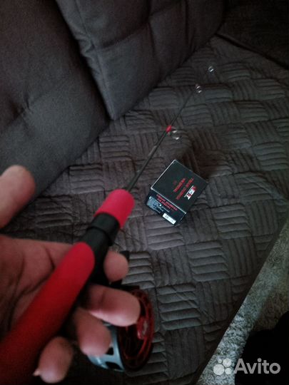 Зимняя удочка и катушка для ловли судака