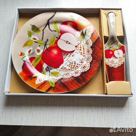 Тортница с лопаткой