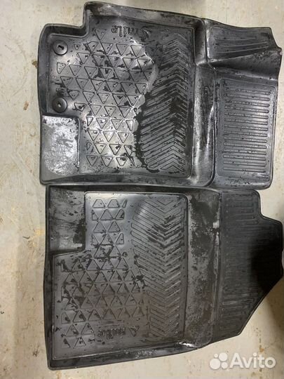 Автомобильные коврики резиновые