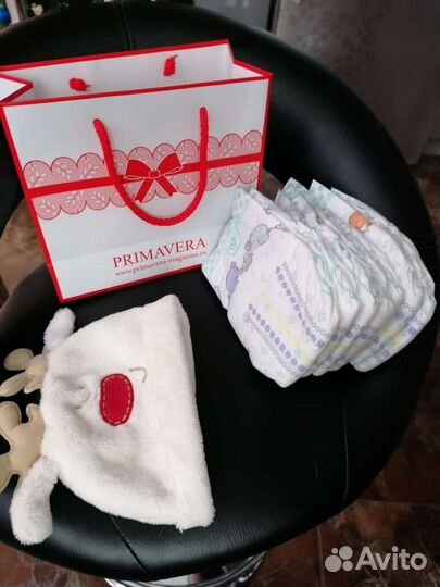 Новогодняя шапочка и памперсы, пакетик в подарок