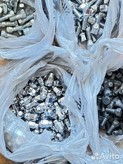 Колесные болты