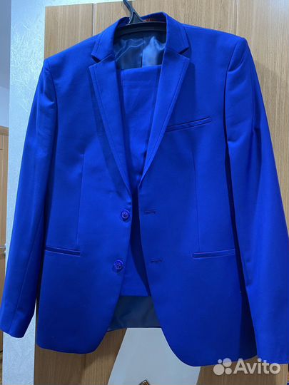 Костюм свадебный