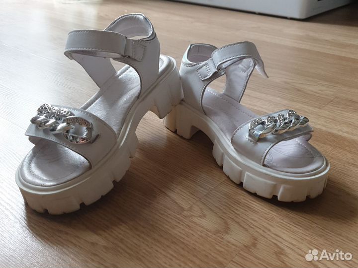 Босоножки для девочки