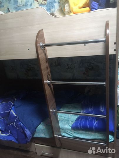Продам 2х ярусную кровать. Б/у