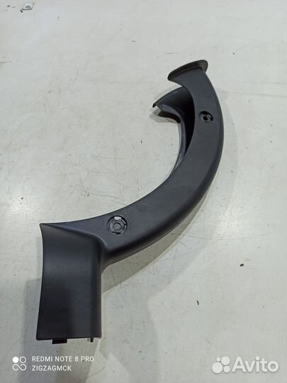 Накладка (кожух) петли крышки багажника правая