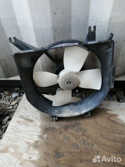 Диффузор радиатора Mazda Demio DW3W B3