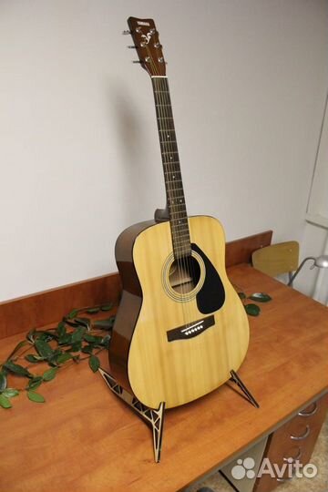 Подставка для акустической гитары