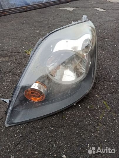 Фары на Ford Fiesta 2007