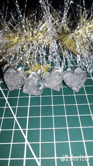 Болты крепления номера