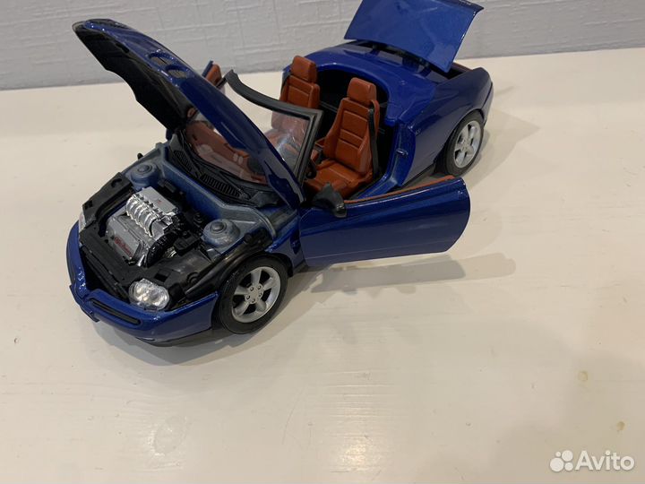 Alfa Romeo spider. 1/18. Maisto