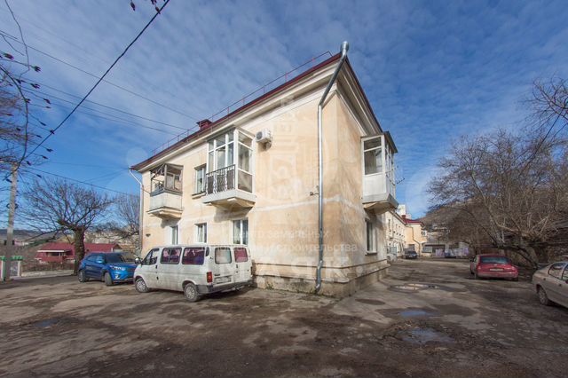 4-к. квартира, 95,1 м², 1/2 эт.