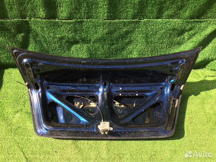 Крышка багажника Toyota Corolla E120 Синяя царапин