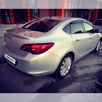 Opel Astra 1.6 AT, 2012, 156 000 км, с пробегом, цена 830 000 руб.