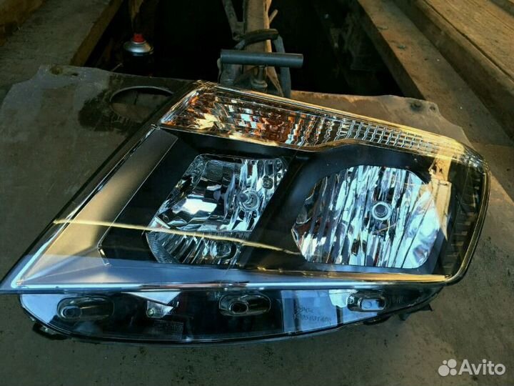 Фара Nissan Terrano new в сборе левая
