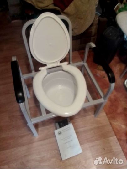 Санитарный стул новый