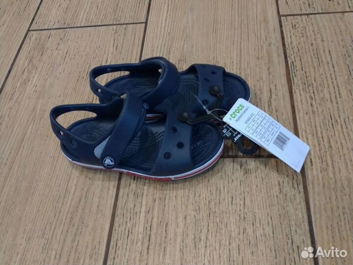 Сандалии crocs с 10