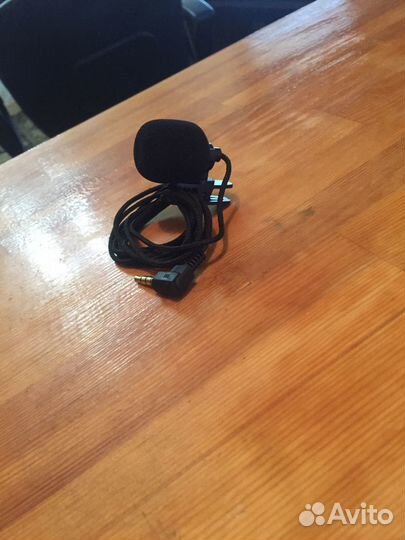 Петличный микрофон