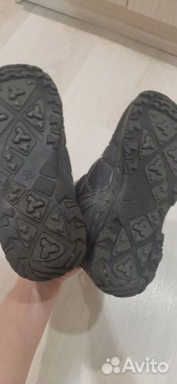 Продам зимние ботинки 33