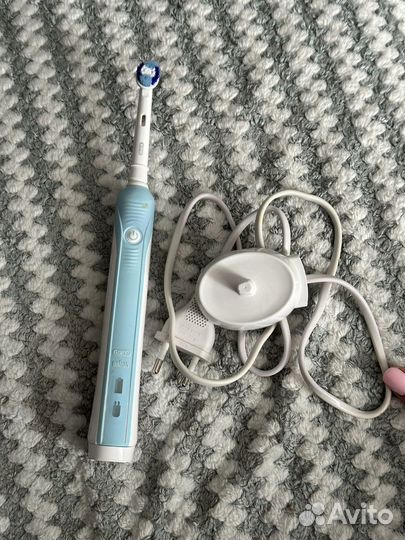 Электрическая зубная щётка braun oral b