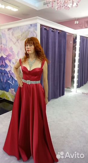 Вечернее платье в пол 44