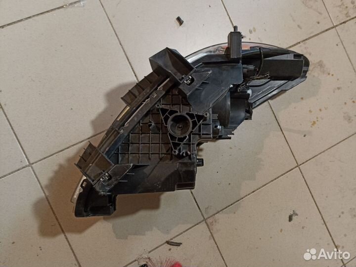 Фара Mazda 5 (CW) 2010-2015