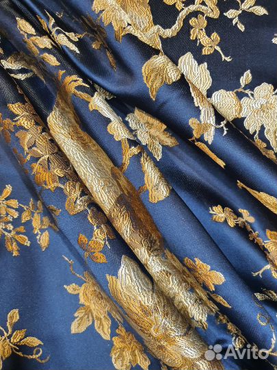 Ткань жаккард Попугаи на синем