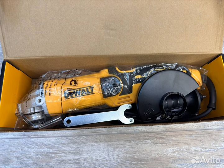 Болгарка Dewalt 1600W с регулировкой оборотов