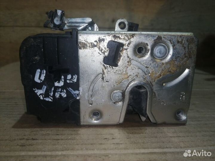 Замок двери передний правый LADA Granta 1.6 8кл