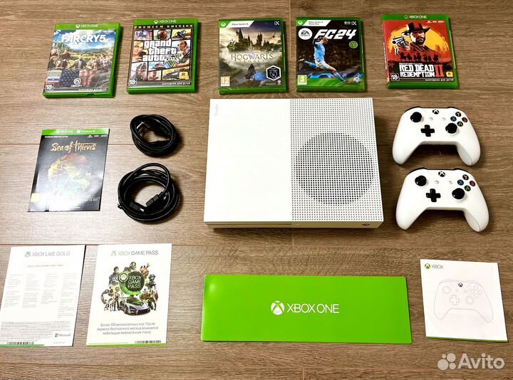 Xbox One S 1tb + 2 джойстика + 450 топ игр