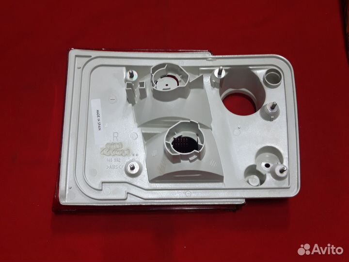 Фонарь задний правый внутренний Ауди А6 (С4 )