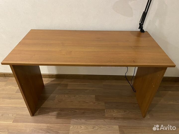 Письменный стол