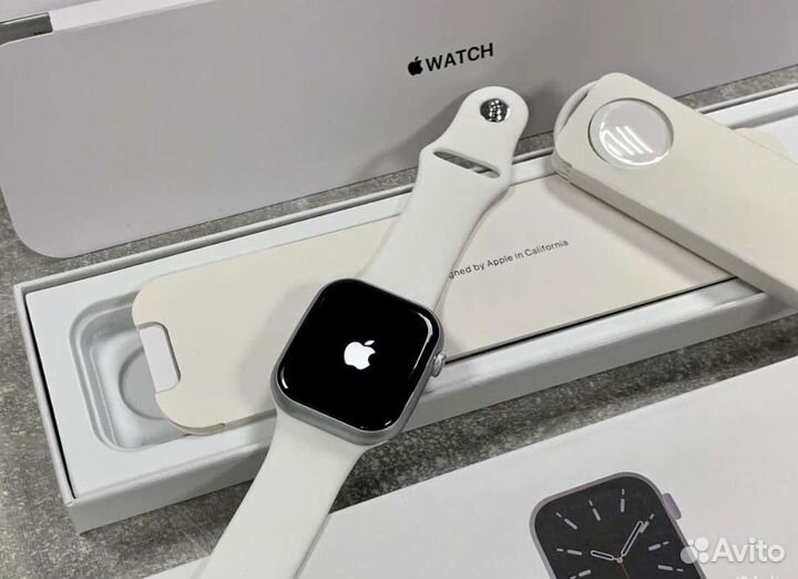 Apple Watch 8 с оригинальной коробкой