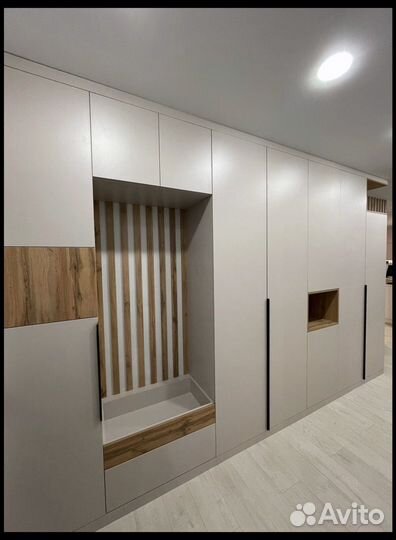 Шкаф в прихожую с антресолью