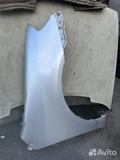 Крыло правое Toyota Corolla E120