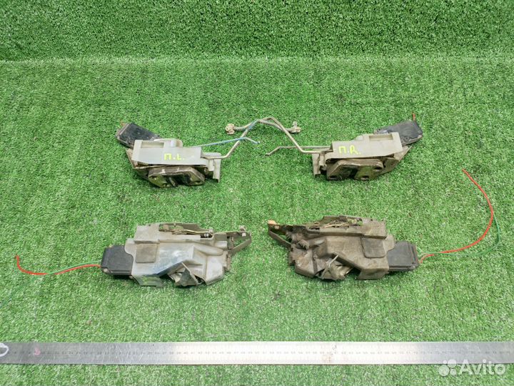 Замок двери с дефектом Mazda 323 BA