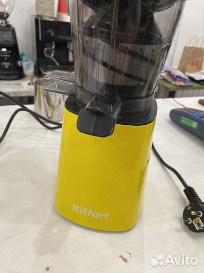 Шнековая соковыжималка Kitfort кт-1137-1