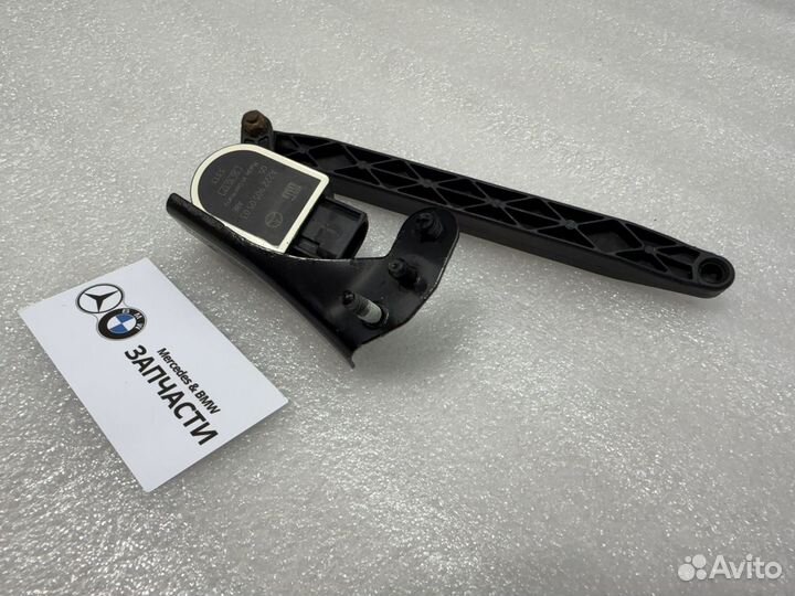 Датчик угла наклона кузова Mercedes A2229050503