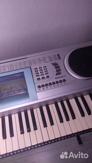 Синтезатор Supra SKB-611 со стойкой