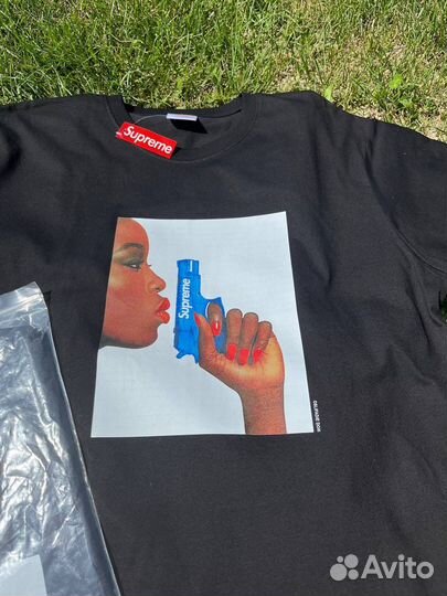 Футболка supreme