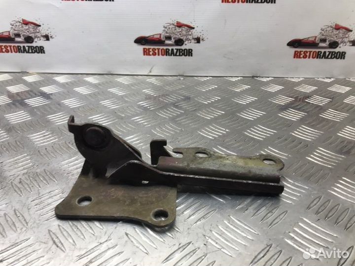 Петля капота правая Kia Shuma лифтбек 1.5 2000